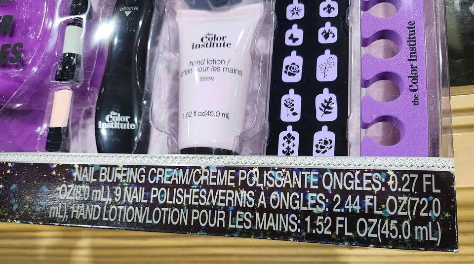 New! The Color Institute 19 Piece Manicure/Pedicure Set