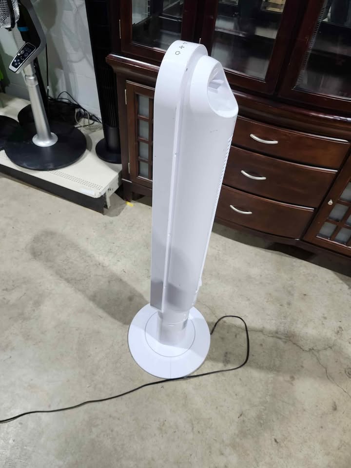 Noma Oscillating 46" Tower Fan