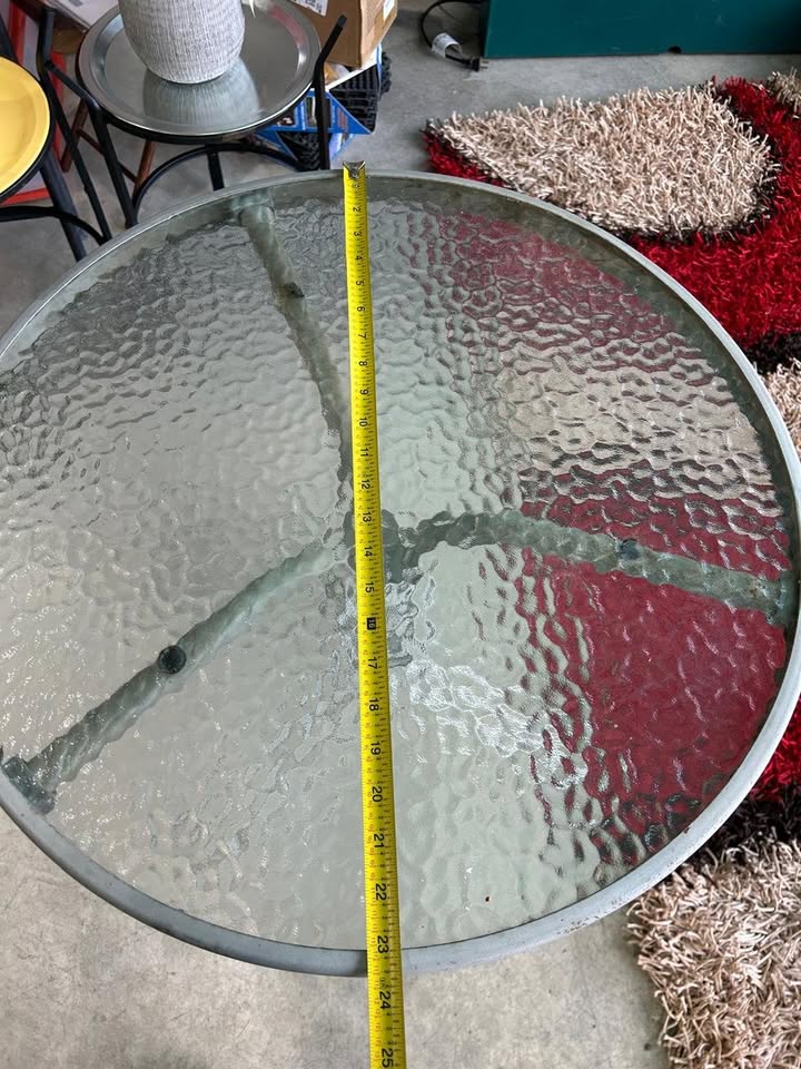 Patio/Outdoor Round Table