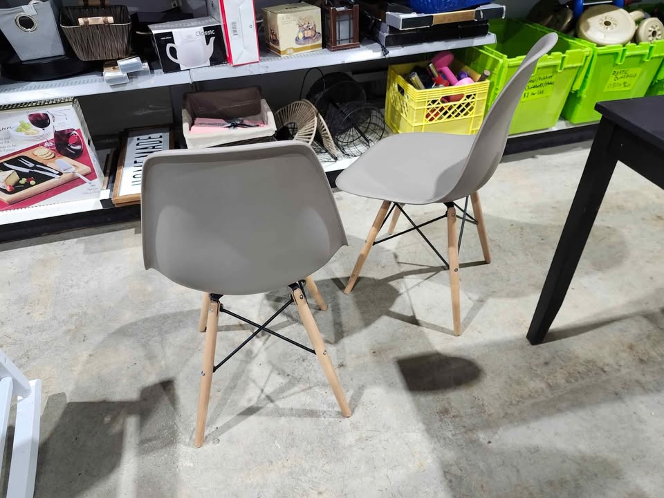Structube Eiffel Mid-Century-Modern Dining Chair - 2 Available