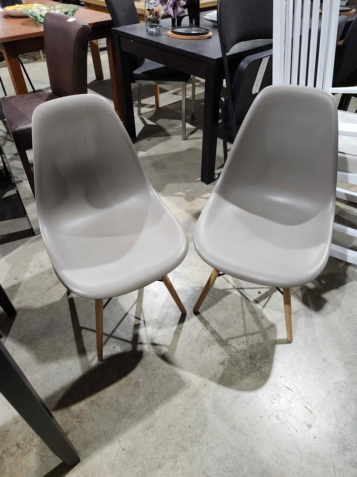 Structube Eiffel Mid-Century-Modern Dining Chair - 2 Available