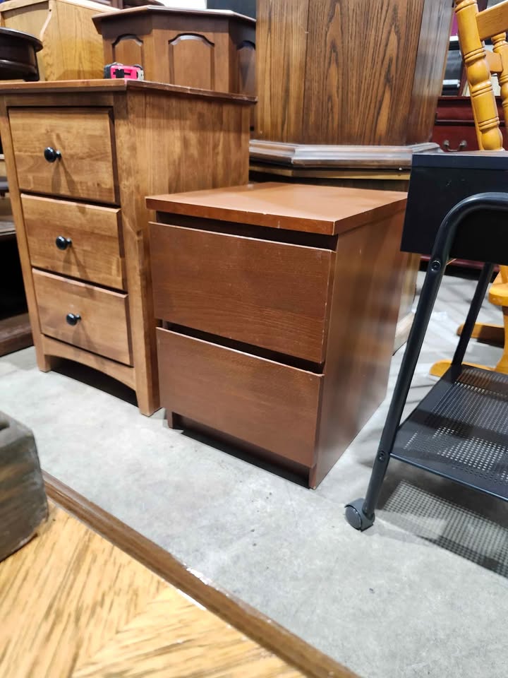 Ikea MALM 2-Drawer Nightstand - Oak Effect