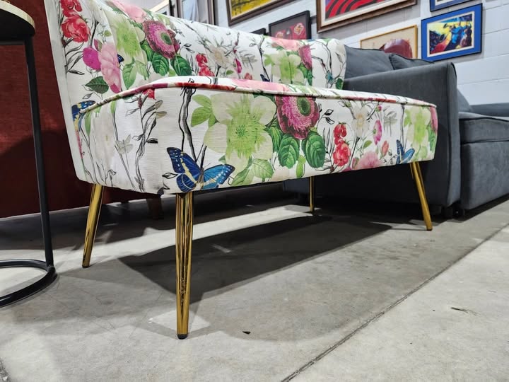 HULALA HOME Coraline Floral Upholstered Loveseat