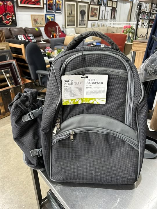 Picnic Backpack Set - 32 Pieces