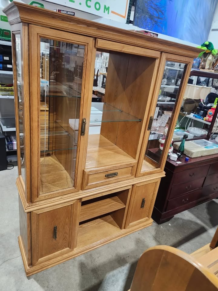 Oak Hutch/Cabinet with Glass Doors