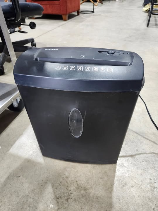 Staples SPL-NXC83A Paper Shredder