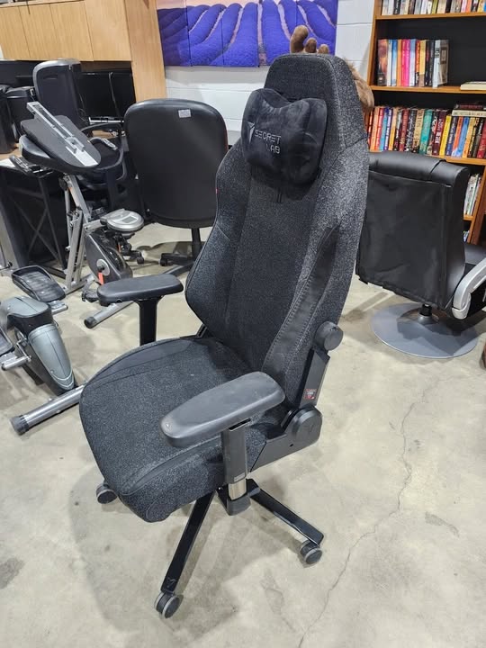 Secretlab TITAN Evo 2022 gaming chair