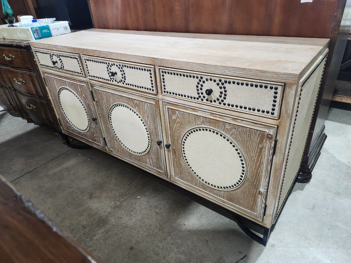 New! Beautiful Farmhouse Style Buffet/Sideboard