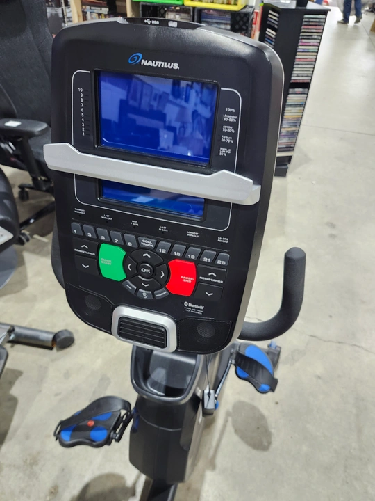 Nautilus Recumbent Exercise Bike R618