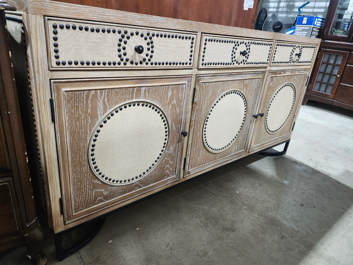 New! Beautiful Farmhouse Style Buffet/Sideboard