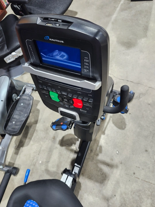 Nautilus Recumbent Exercise Bike R618