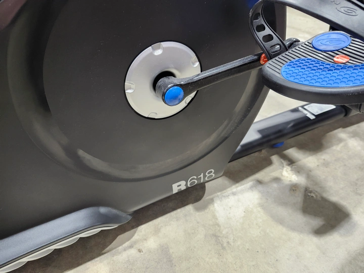 Nautilus Recumbent Exercise Bike R618