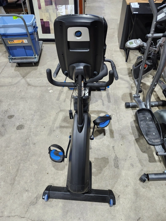 Nautilus Recumbent Exercise Bike R618