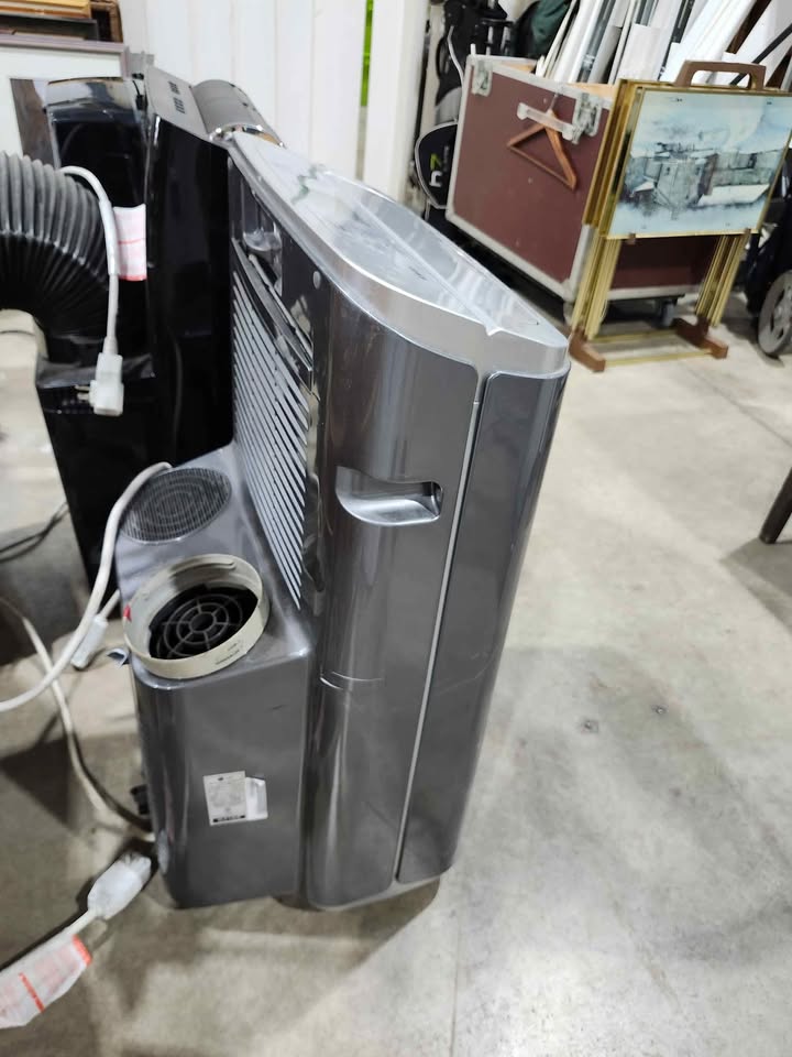 LG Portable Air Conditioner 13000 BTU