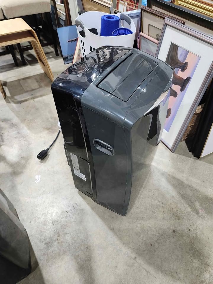 LG LP1021GSP Portable Air Conditioner 10000 BTU