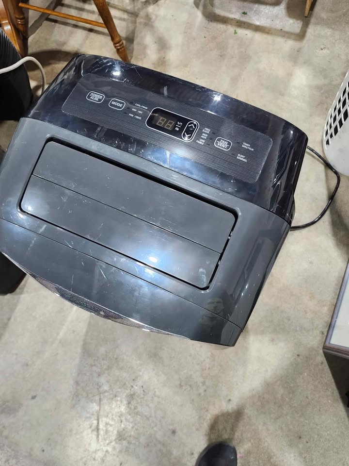 LG LP1021GSP Portable Air Conditioner 10000 BTU