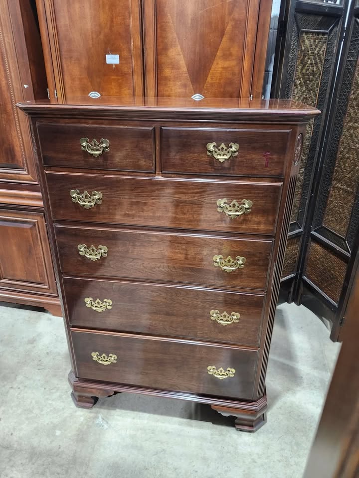 ETHAN ALLEN Georgian Court Cherry Traditional Style Dresser