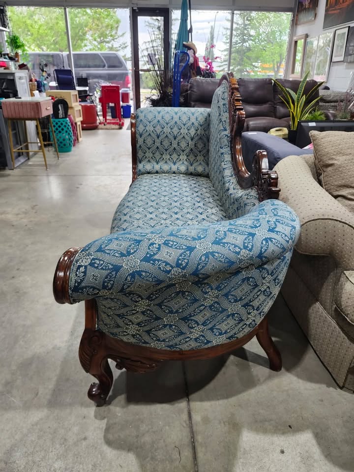 Elegant Victorian Recamier Chaise Lounge
