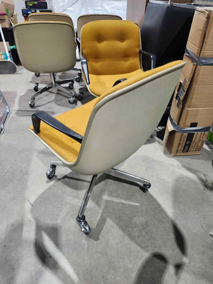Retro Steelcase 451 Mustard Office Chairs 1978 - 6 Available