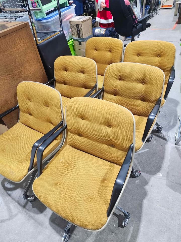Retro Steelcase 451 Mustard Office Chairs 1978 - 6 Available
