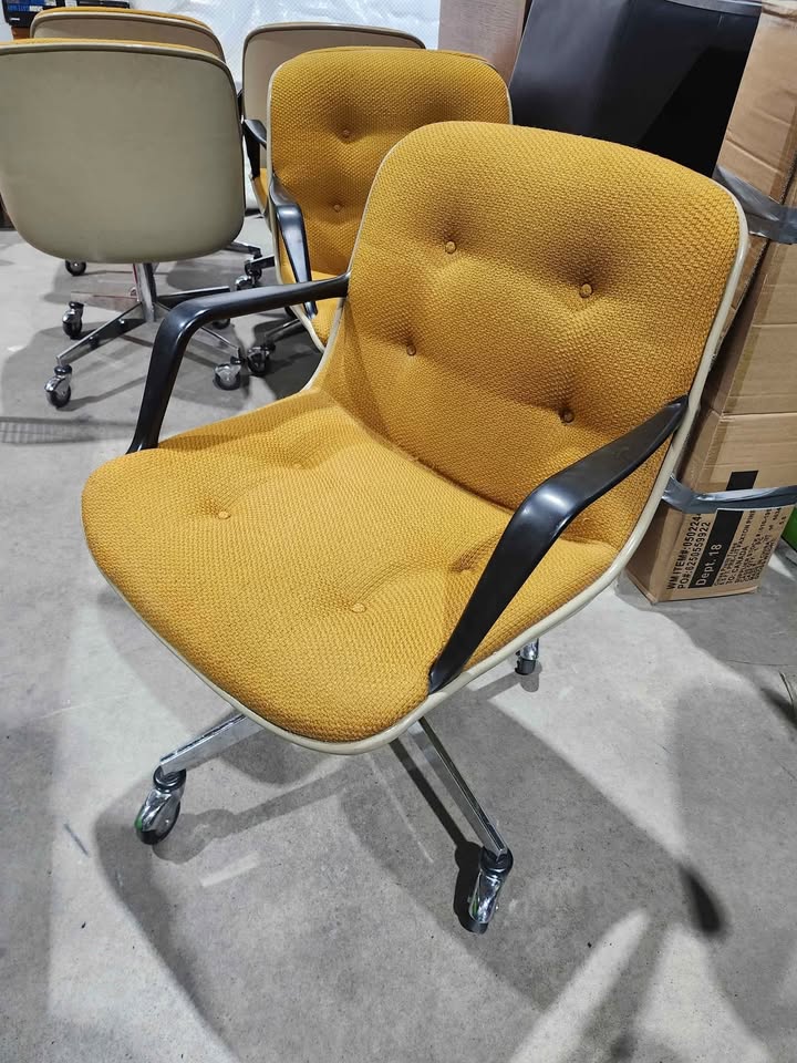 Retro Steelcase 451 Mustard Office Chairs 1978 - 6 Available