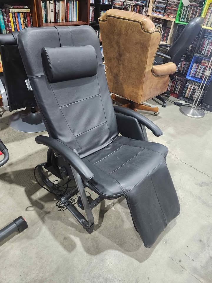 Homedics AG-2100 Anti-Gravity Recliner Massager/Heat Chair