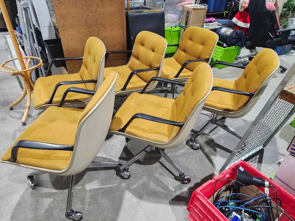 Retro Steelcase 451 Mustard Office Chairs 1978 - 6 Available