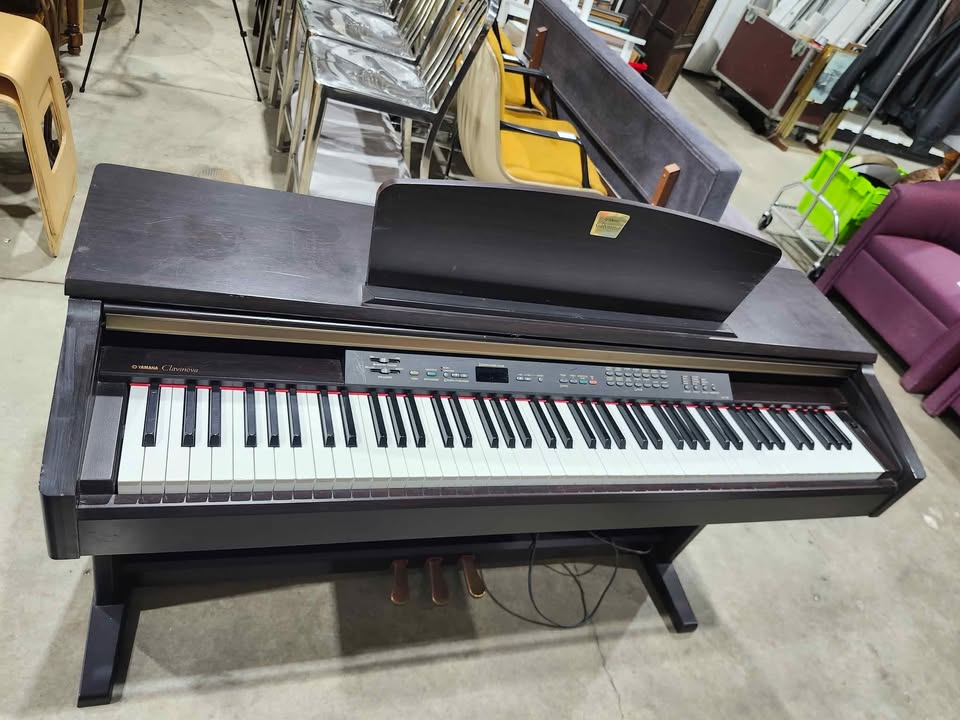 Yamaha Clavinova CLP-120 88 Key Digital Piano