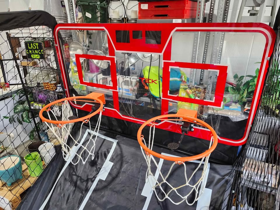 Rec-Tek MVP Basketball Arcade Game + 4 Balls & Electronic Scoreboard