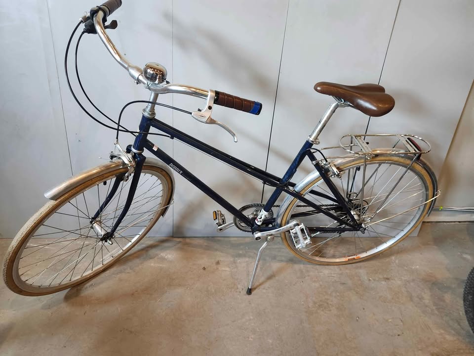 Vintage Bobbin Hummingbird Cruiser Bike