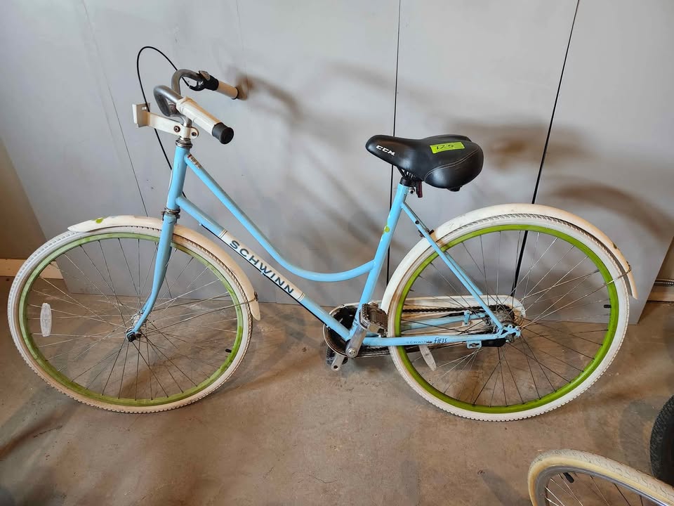 Schwinn City Cruiser Bike