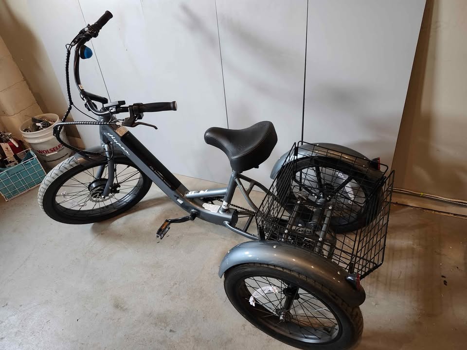 New! Hyper 20" 36V Electric Trike for Adults, Pedal-Assist, 250W E-Bike Motor, Grey