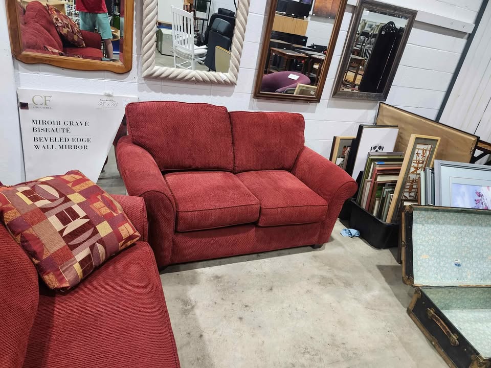 Red Sofa & Loveseat Set (Loveseat)