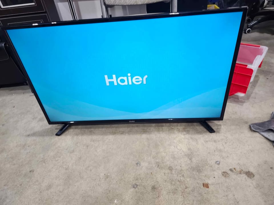 Haier 39" HDTV with Remote