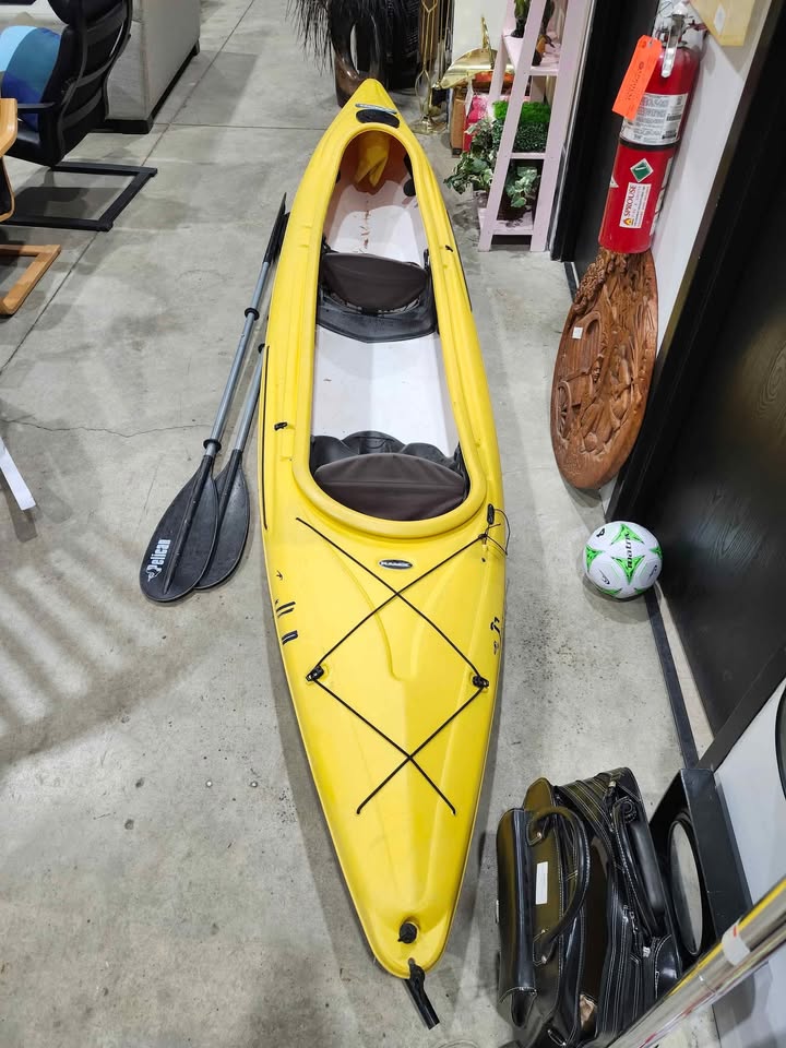 Pelican Storm 140T SE 14ft Tandem Kayak w/ Paddles