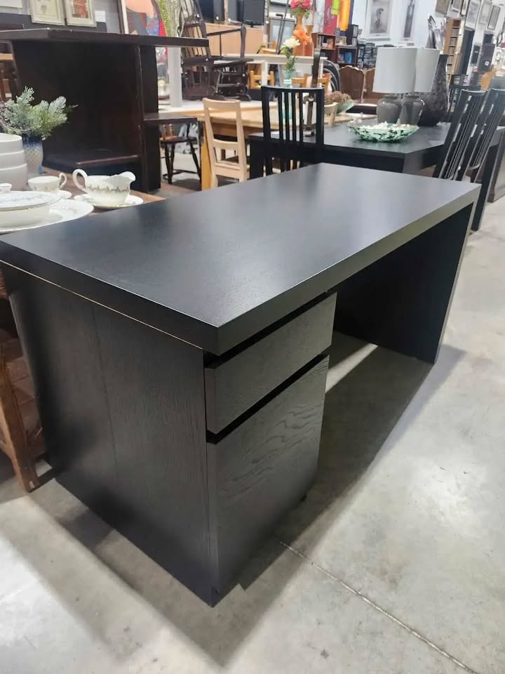 Ikea MALM Desk - Black