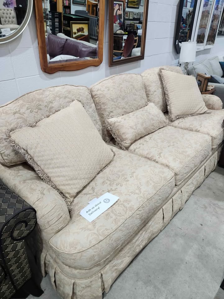 Vintage Floral Patterned Sofa