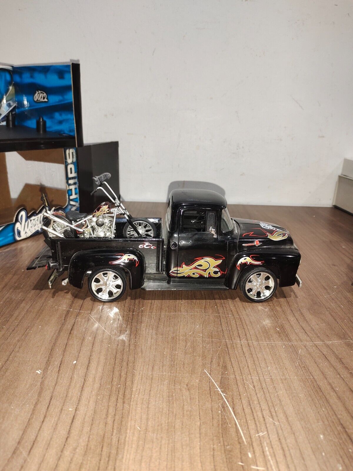 Hot Wheels 1956 Ford Pickup Truck & Chopper Set 1:18 Model Toy