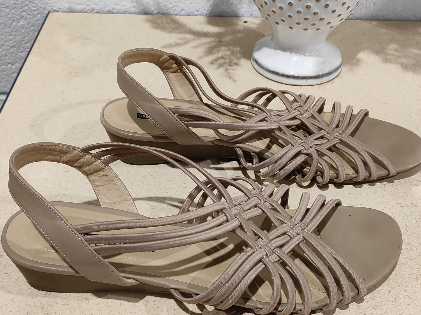 Tender Tootsies Women's Brown Wedge Strappy Sandals Size US 8M