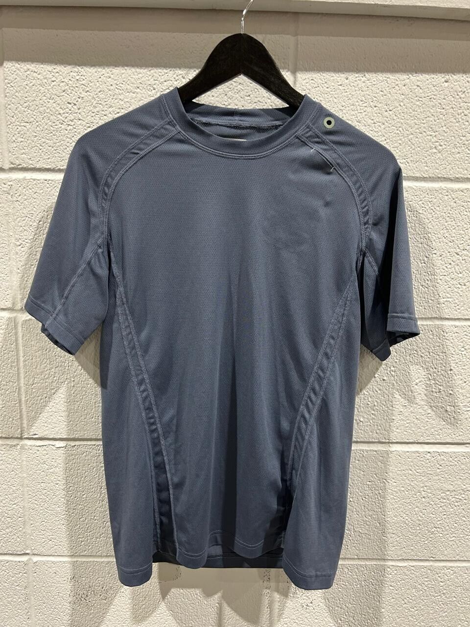 Lululemon Silverescent Wet Dry Warm Men's Blue T- Shirt Short Sleeve Size Small
