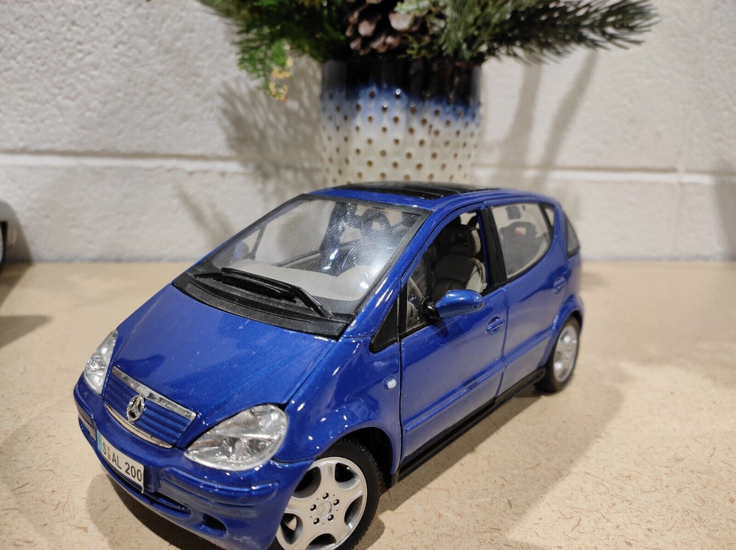 Maisto MERCEDES BENZ A Class Long Version Special Edition 1:18