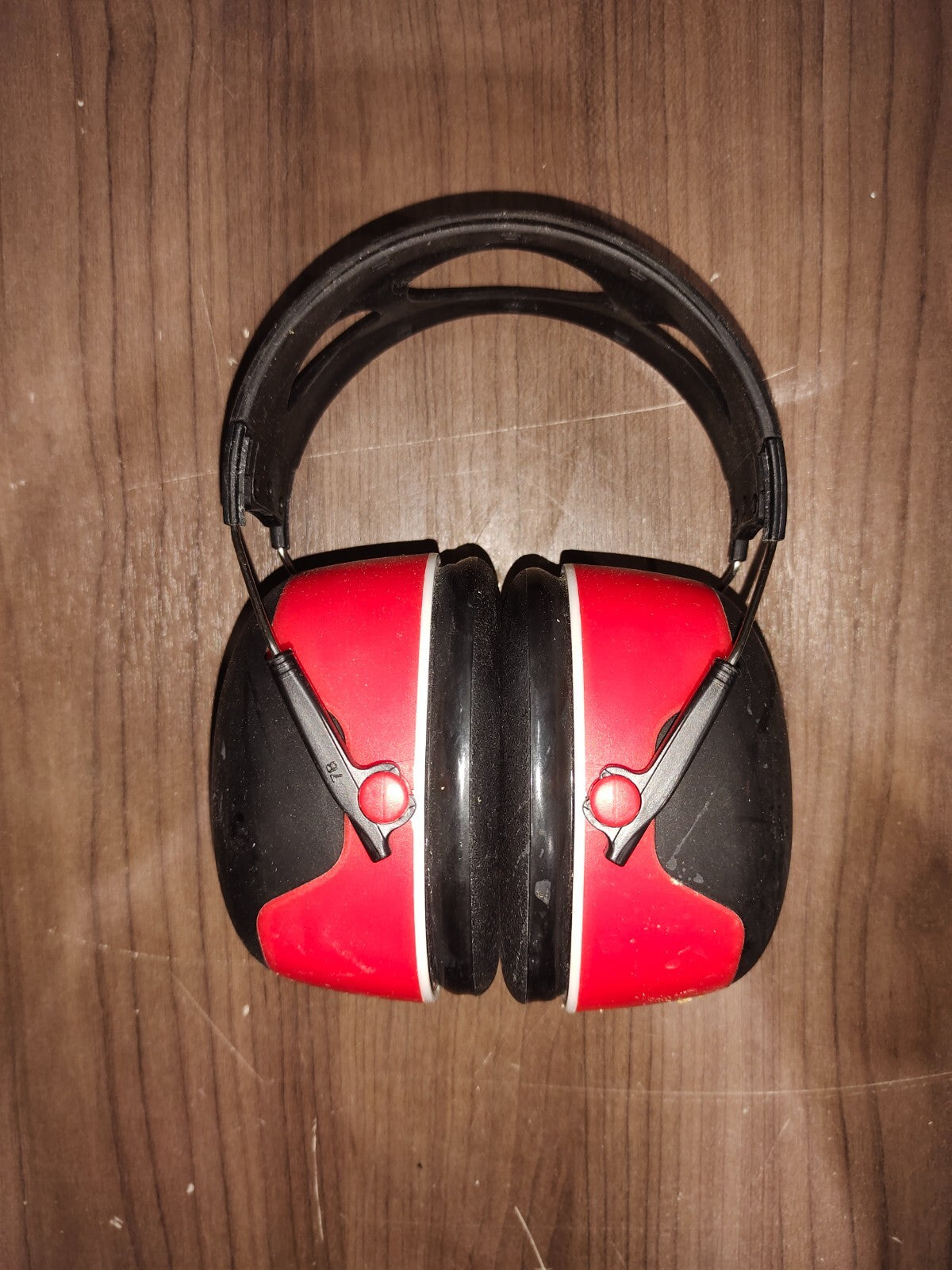 3M Pro-Grade Earmuffs, Red, Noise Reducing, Cushion, 30db NRR, Class 5, #90565