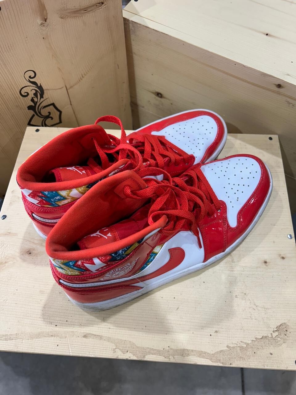 Nike Air Jordan 1 Mid SE 'Barcelona Sweater' RED Men's size 11