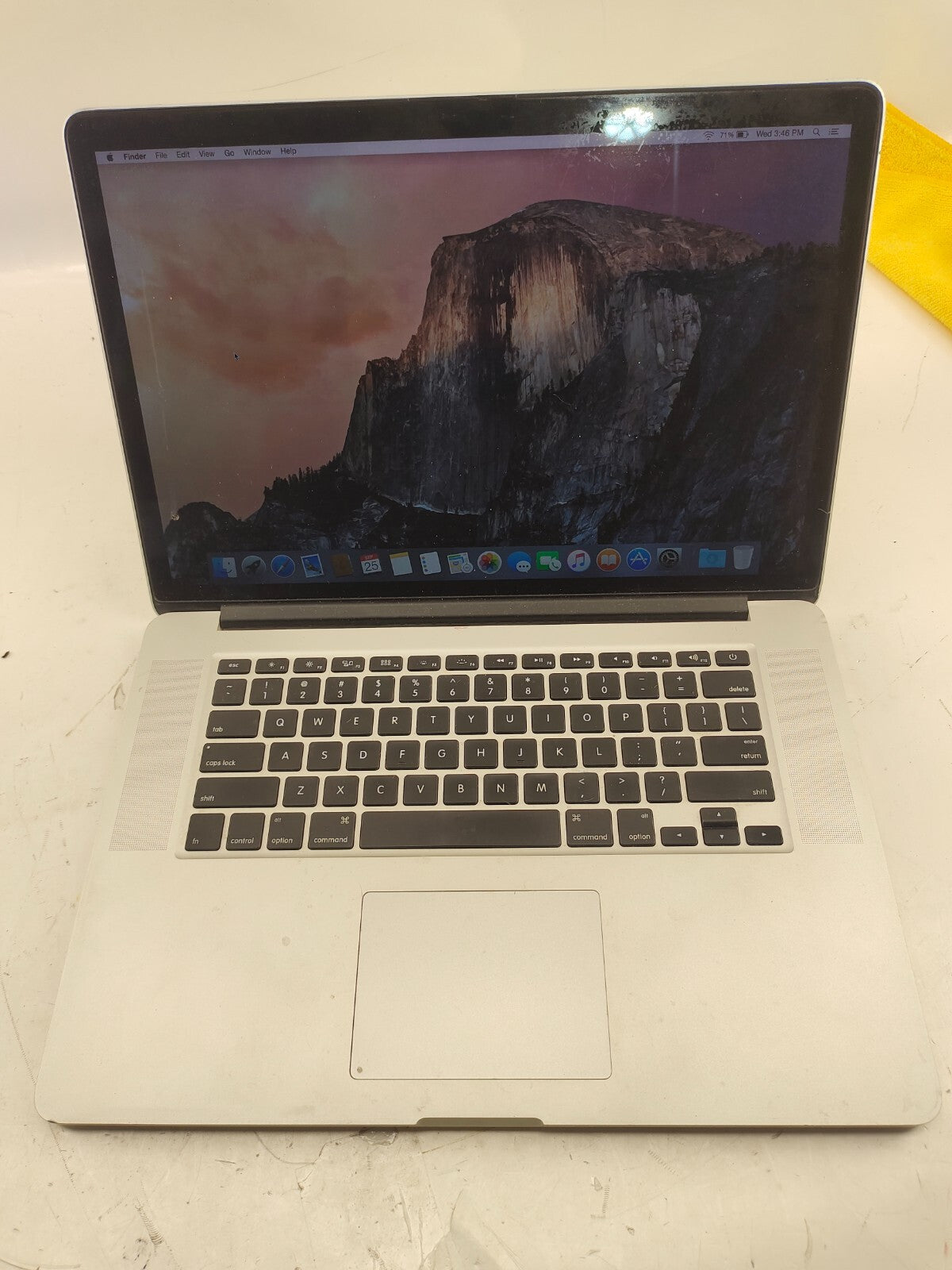 Apple MacBook Pro 15.4" (1 TB SSD) A1398 Laptop with OEM Charger
