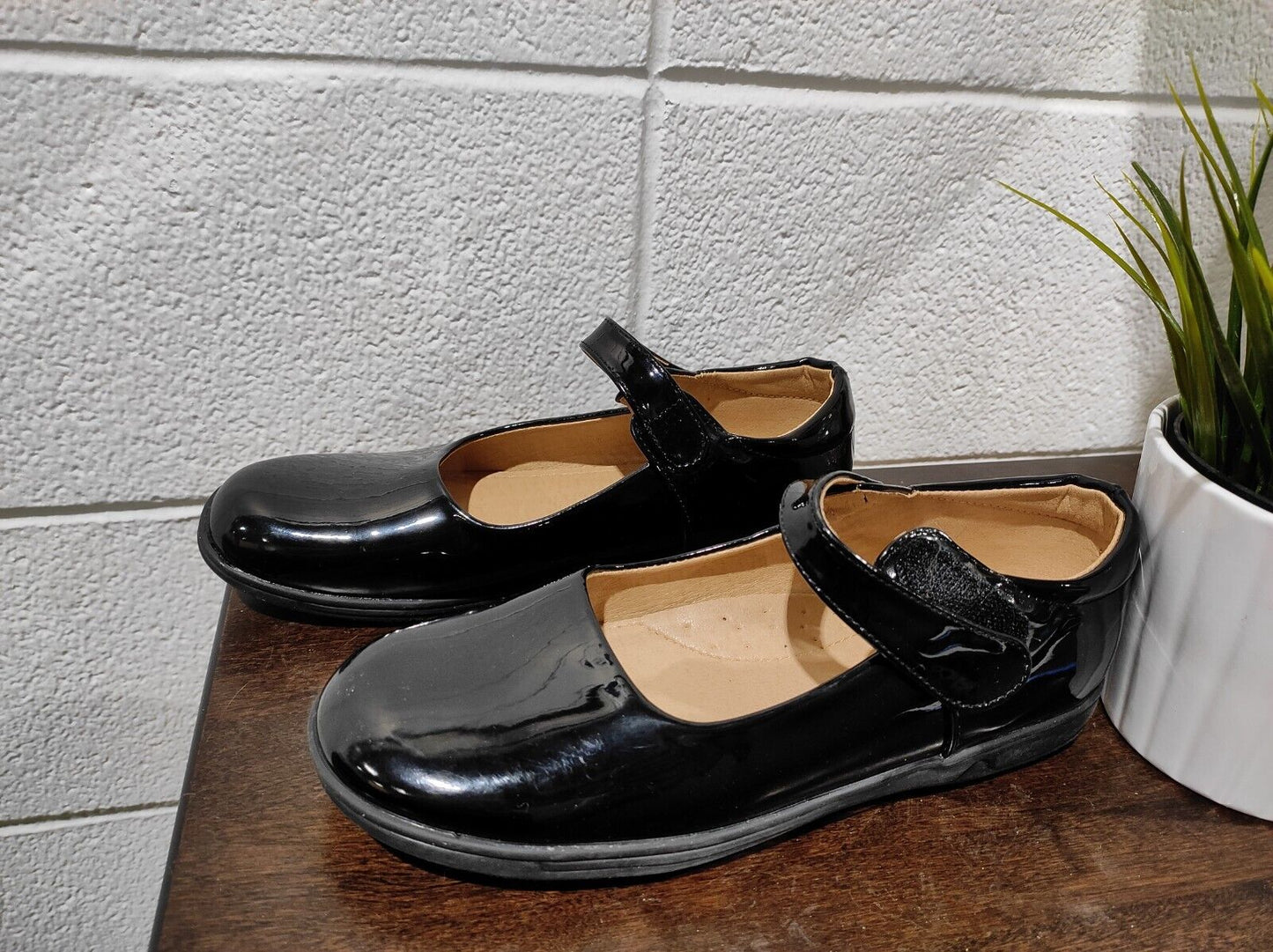 Hao Xin Ren Leather Heels Girl’s 7 Black Shoes