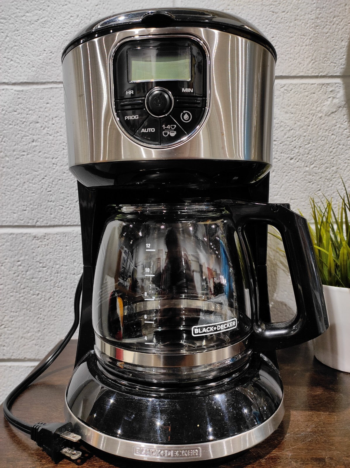 BLACK+DECKER CM4000S: 12-Cup Programmable Coffeemaker - Black/Stainless Steel
