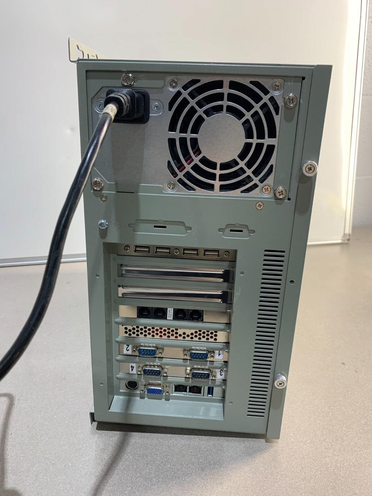 Advantech IPC-6608 BP Bare Chassis Industrial Computer IPC-6608