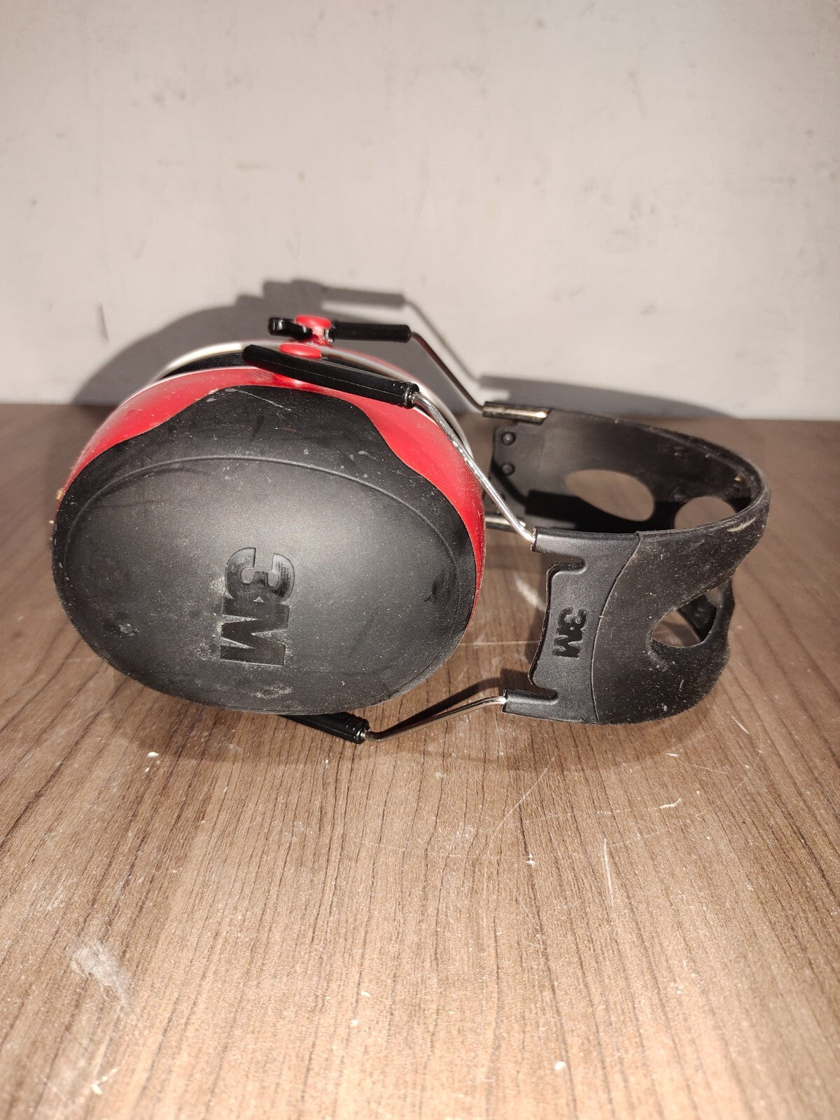 3M Pro-Grade Earmuffs, Red, Noise Reducing, Cushion, 30db NRR, Class 5, #90565