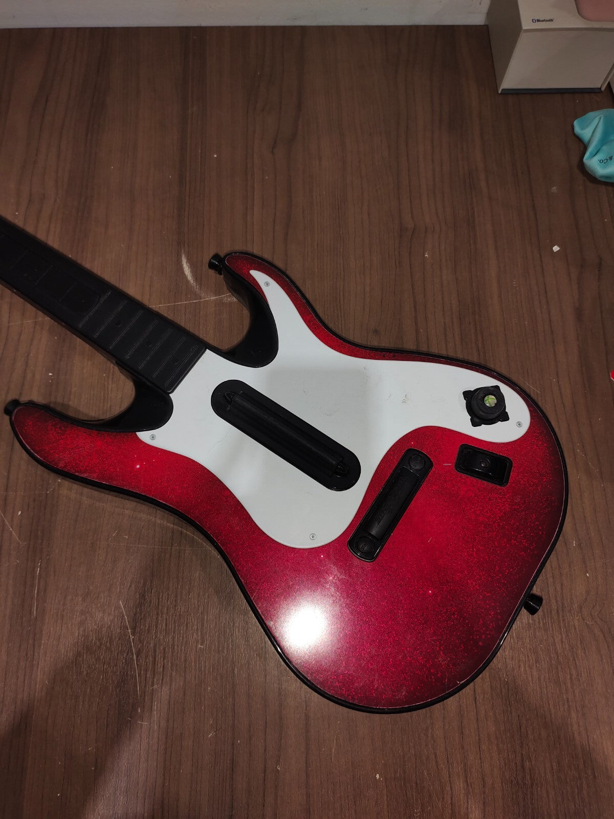 Xbox 360 Wireless Guitar Controller Band Hero 5 Red Octane 95905.805