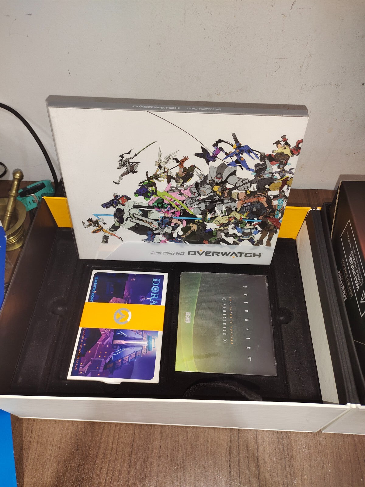 BLIZZARD Overwatch Collectors Edition Box Set for PS4 - Soldier 76 Statue Limit